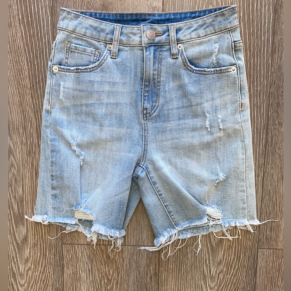 RISEN HIGH RISE DISTRESSED MID THIGH SHORTS - Picture 1 of 4